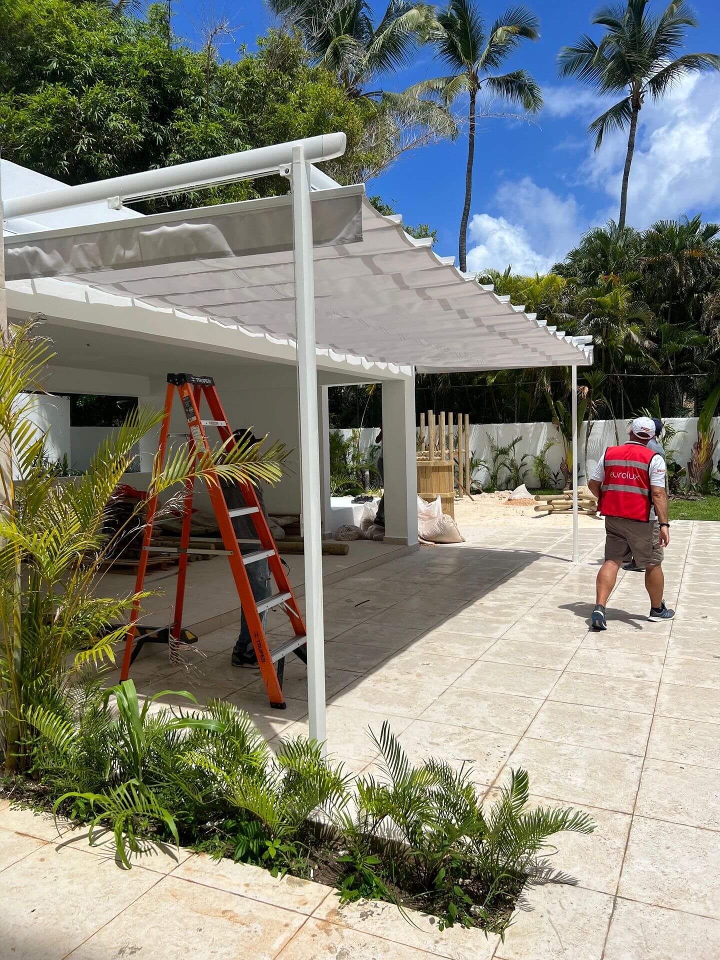 Proyectos tropical garden 2024 10 04 23 44 27